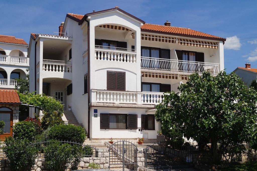 Apartments Lina Novi Vinodolski Kültér fotó