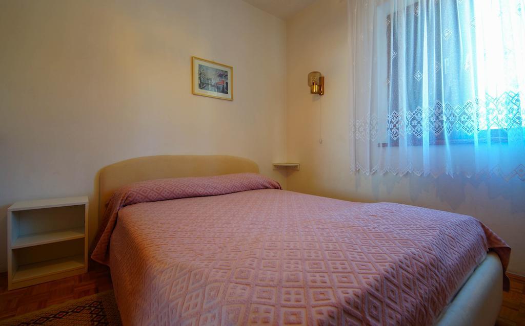 Apartments Lina Novi Vinodolski Szoba fotó