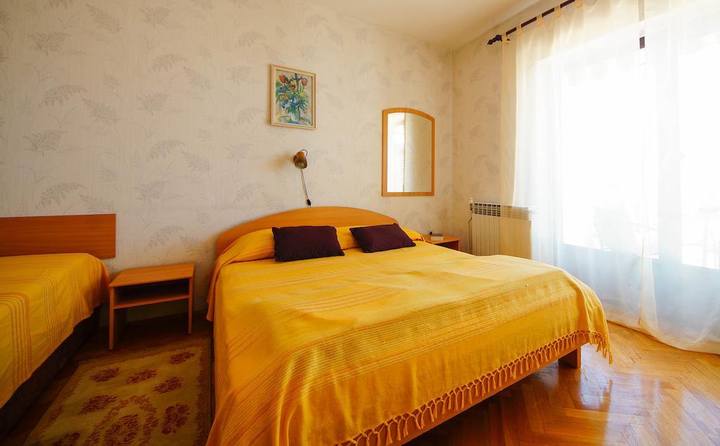 Apartments Lina Novi Vinodolski Szoba fotó