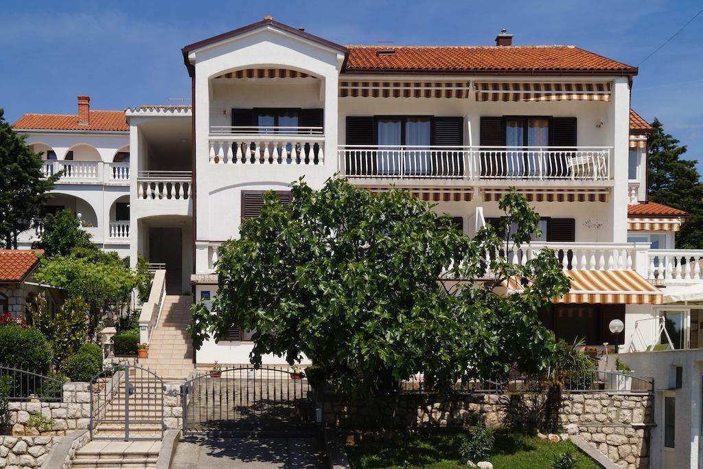 Apartments Lina Novi Vinodolski Kültér fotó